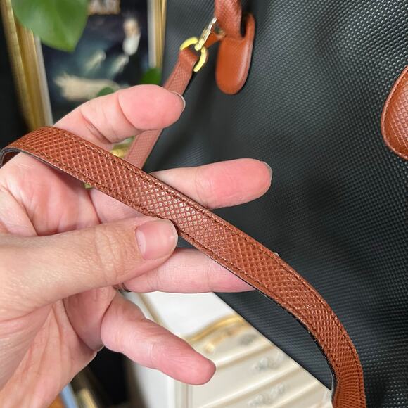 Vintage Bottega Veneta Leather Crossbody Bag - Picture 5 of 15